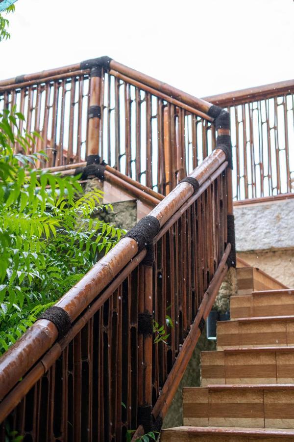 Lunar Dive Resort: Bamboo Villas Kubu Exterior foto